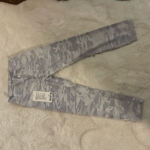 Lululemon light grey and white camo leggings. Size 8